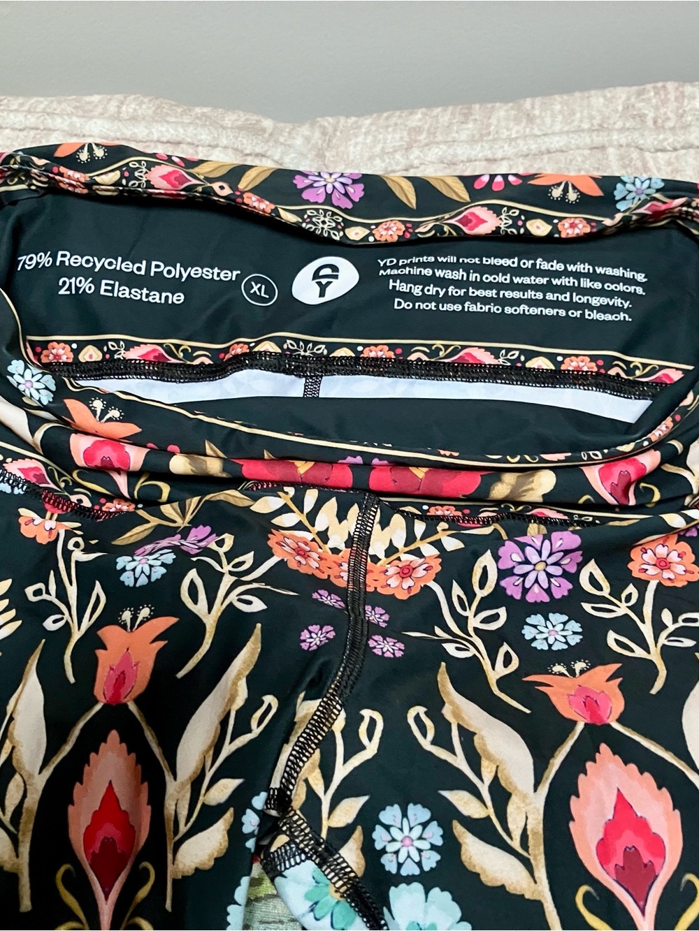 Yoga Democracy Sz XL Black Floral Bell-Bottom Leggings Fold-Over Waist Women’s - Picture 6 of 8